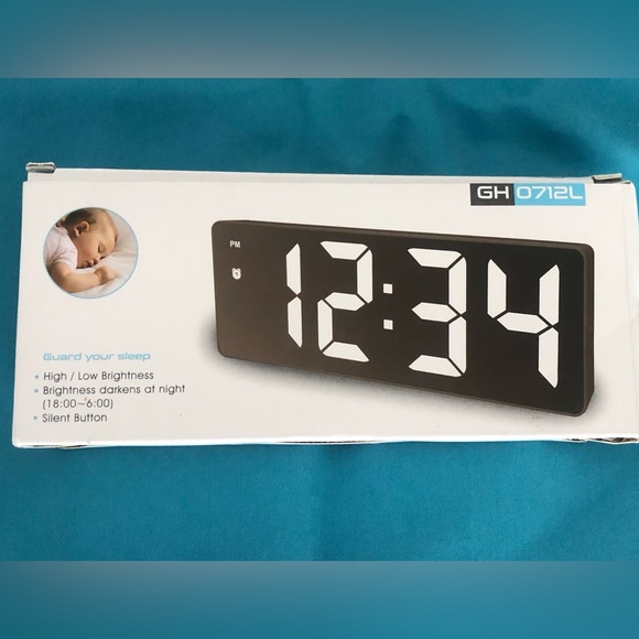 NIB thin mirrored/white digital clock/alarm with date/temp/dim features. - Picture 12 of 12